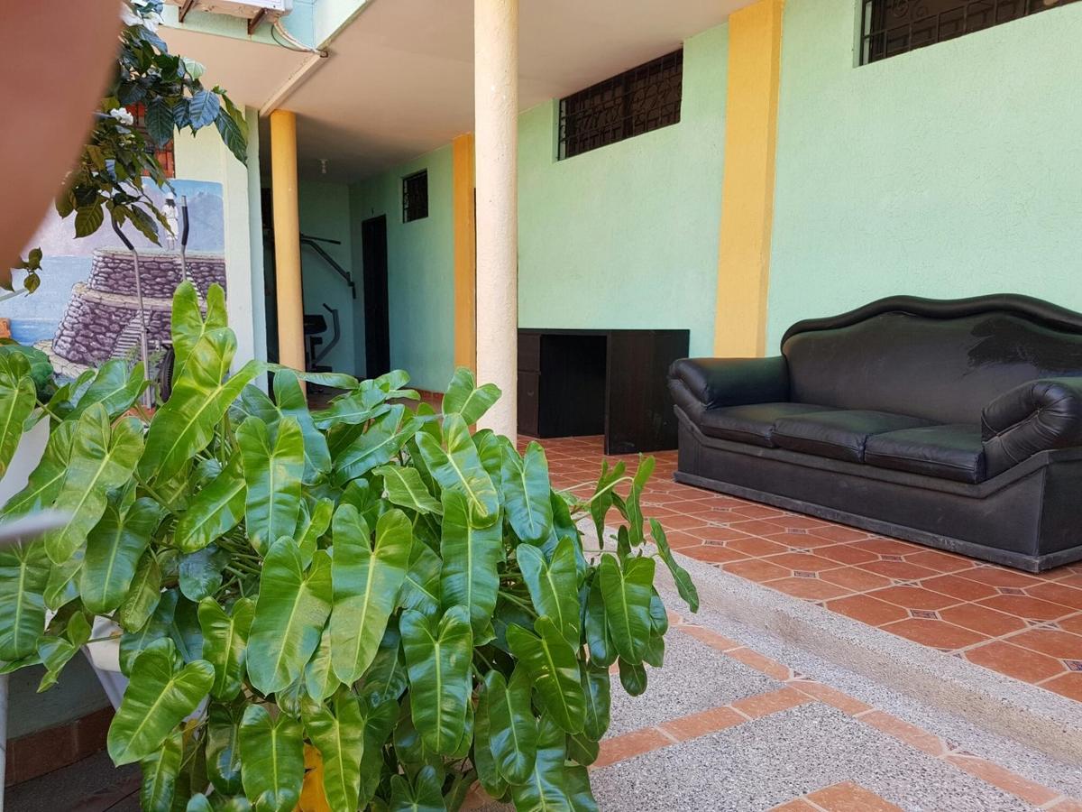 Hostal Dumbira Таганга Екстер'єр фото